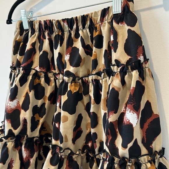 Women’s Leopard Print Mini Skirt Ruffle Tiered Short Festival Bubble Hem Small - Picture 2 of 4